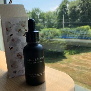 🌸 New in box Le Prunier Plum Beauty Oil 🌸 30mL/ 1 fl oz